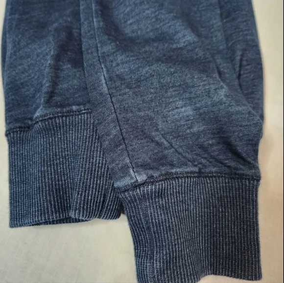 Celtic & Co blue crewneck sweatshirt garment dyed pockets S - Picture 10 of 11